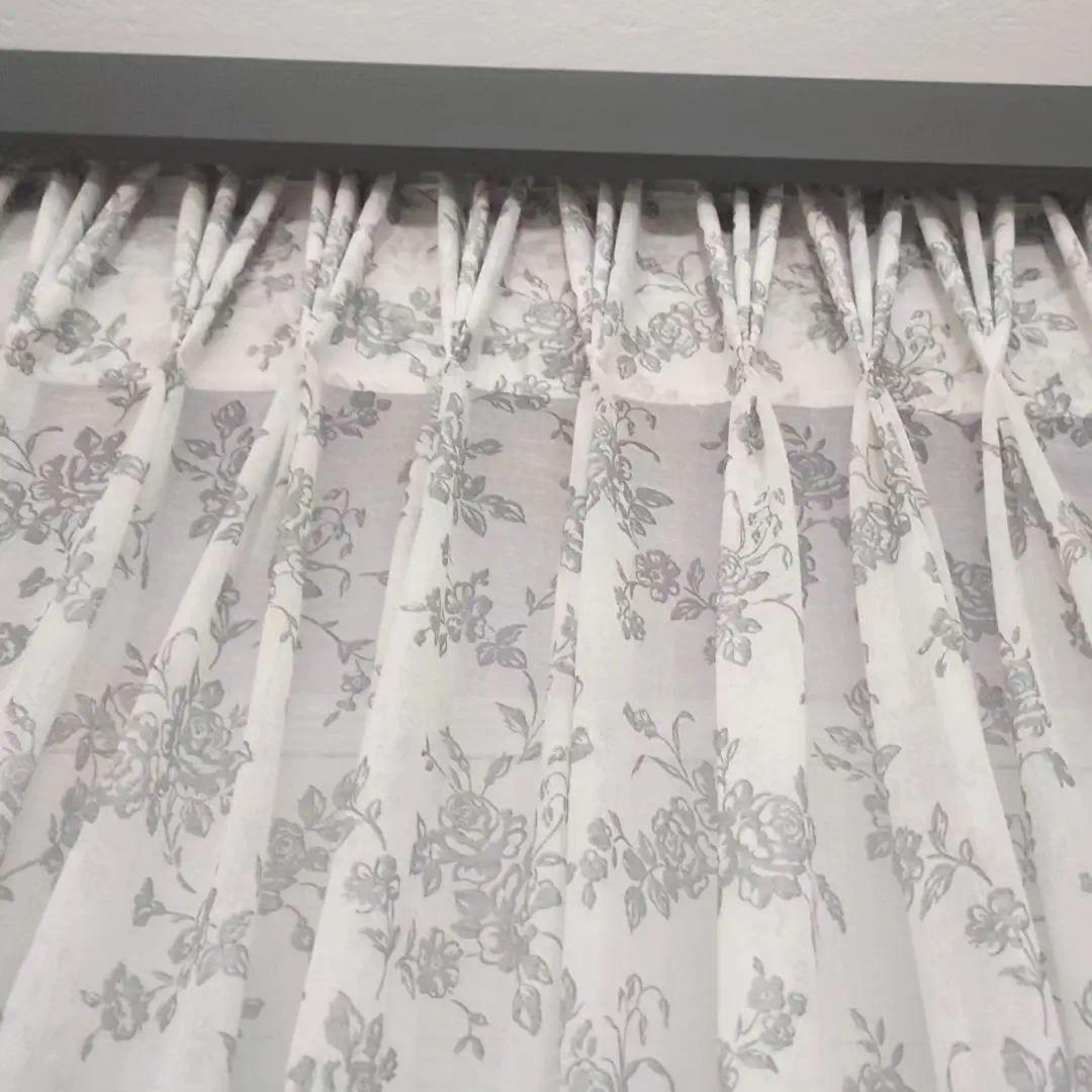 Κουρτίνες σε οικία στην Έδεσσα