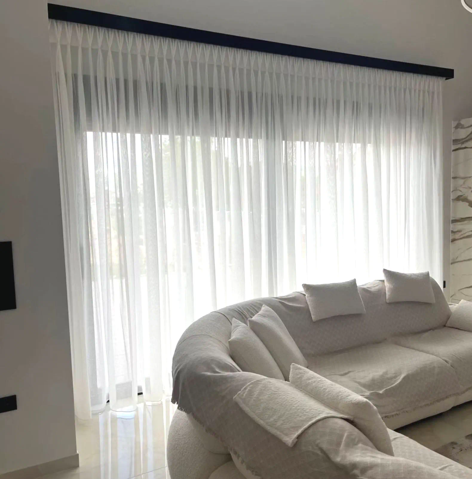 Κουρτίνα & Στοράκια σε οικία στην Έδεσσα